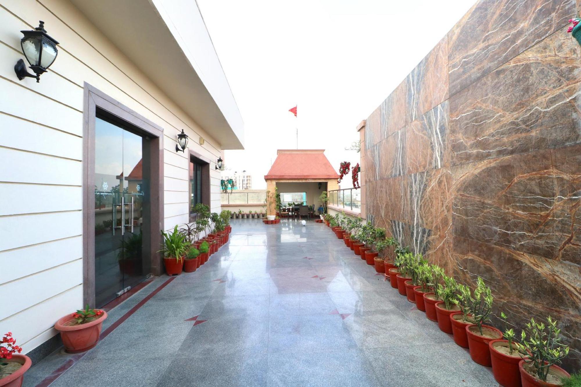Hotel Leela Grande Karnāl Exteriér fotografie
