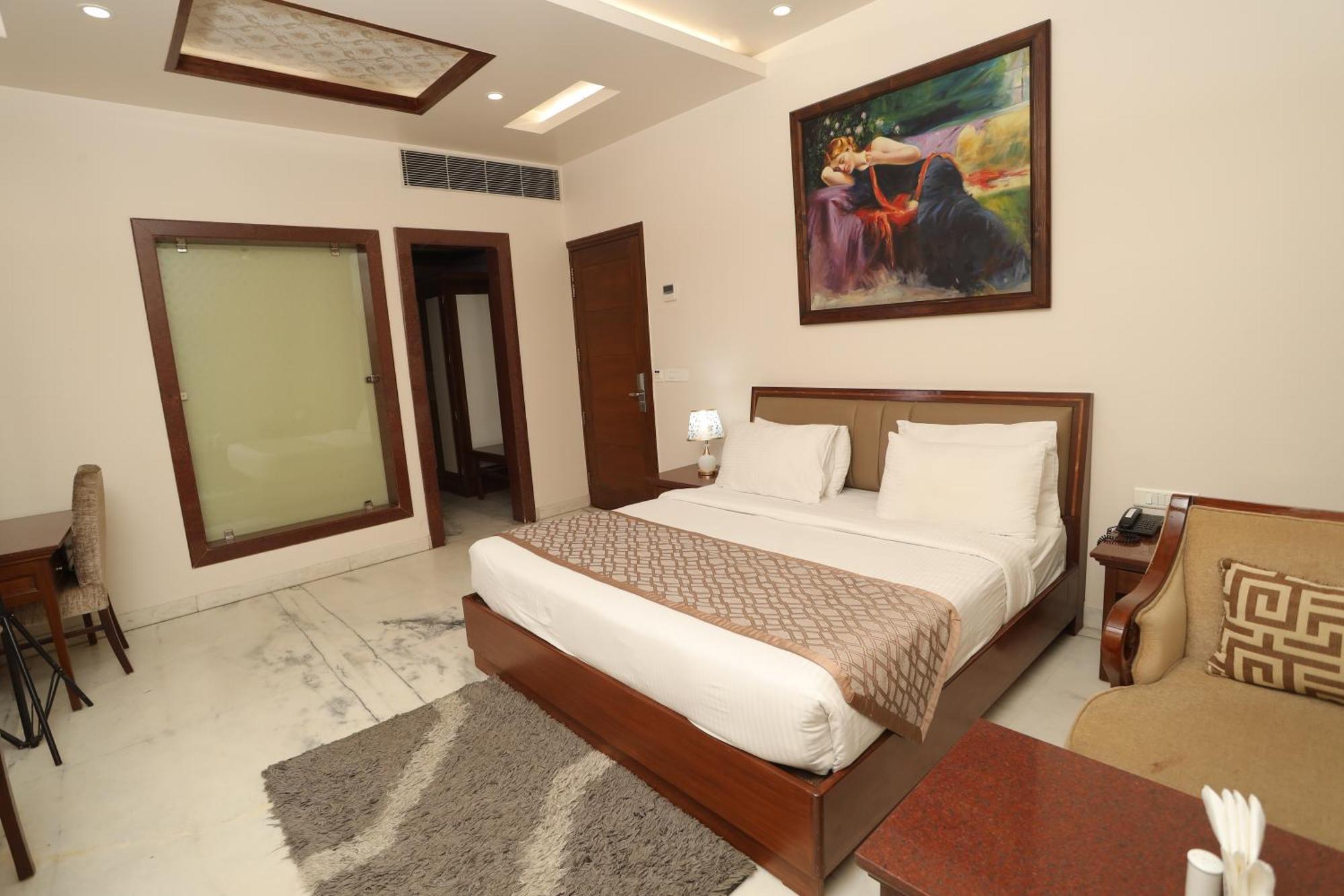 Hotel Leela Grande Karnāl Exteriér fotografie